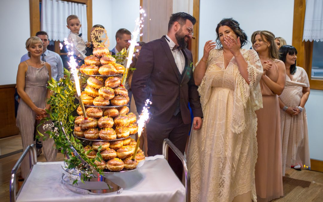 Ślubne dekoracje i atrakcje – jak zorganizować niezapomniane wesele?